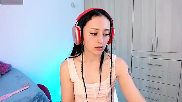 Snapshot of liaqueen610 chatting on 12-13-24, 08:26 liaqueen610 online show from 12-13-24, 08:26