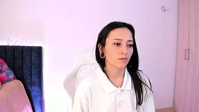 Snapshot of liaqueen610 chatting on 01-06-25, 07:13 liaqueen610 online show from 01-06-25, 07:13