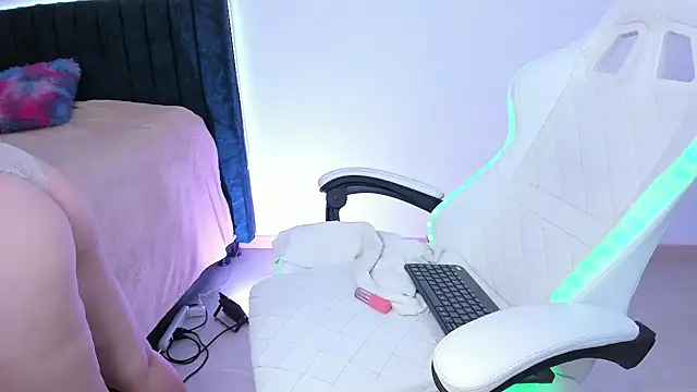 Snapshot of liaqueen610 chatting on 01-13-25, 03:01 liaqueen610 online show from 01-13-25, 03:01