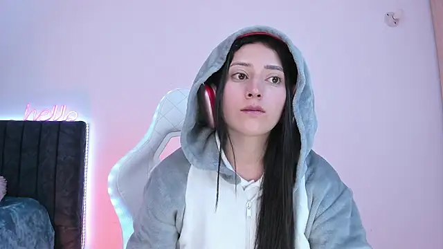 Snapshot of liaqueen610 chatting on 01-18-25, 12:46 liaqueen610 online show from 01-18-25, 12:46