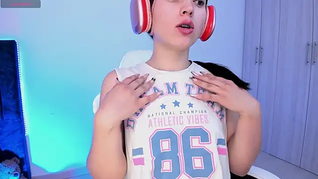 Snapshot of liaqueen610 chatting on 02-05-25, 12:53 liaqueen610 online show from 02-05-25, 12:53