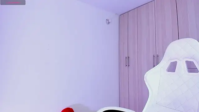 Snapshot of liaqueen610 chatting on 02-05-25, 03:55 liaqueen610 online show from 02-05-25, 03:55