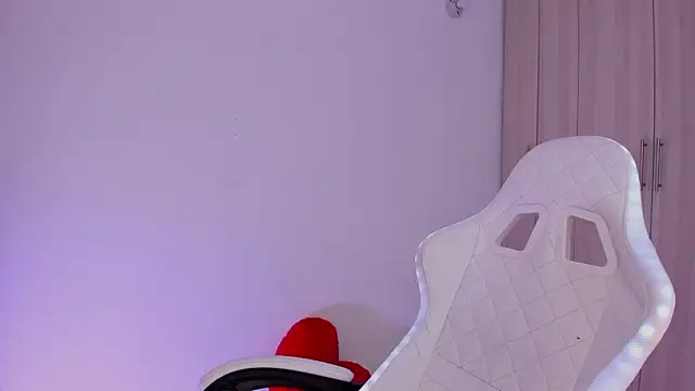 Snapshot of liaqueen610 chatting on 02-06-25, 09:38 liaqueen610 online show from 02-06-25, 09:38