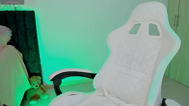 Snapshot of liaqueen610 chatting on 02-09-25, 11:46 liaqueen610 online show from 02-09-25, 11:46