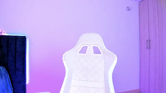 Snapshot of liaqueen610 chatting on 02-26-25, 02:26 liaqueen610 online show from 02-26-25, 02:26