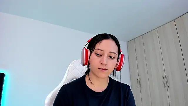 Snapshot of liaqueen610 chatting on 03-07-25, 11:05 liaqueen610 online show from 03-07-25, 11:05