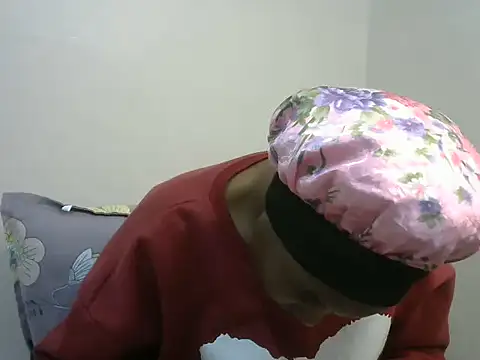 Snapshot of StacyGee24 chatting on 09-25-25, 05:49 StacyGee24 online show from 09-25-25, 05:49