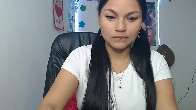 Snapshot of Zafiroweb09 chatting on 12-11-24, 05:59 Zafiroweb09 online show from 12-11-24, 05:59