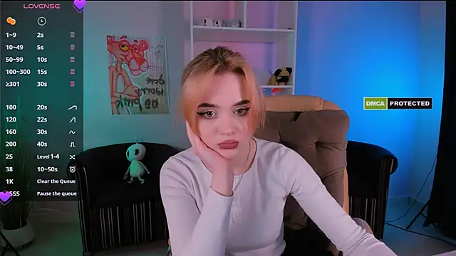 liana kisses online show from 03-19-25, 08:11