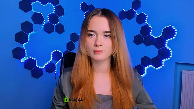 liana kisses online show from 11-30-25, 08:13