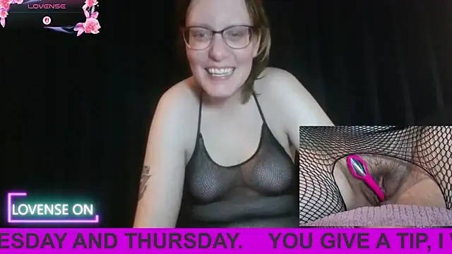 Snapshot of PernillaGirl chatting on 09-24-25, 06:00 PernillaGirl online show from 09-24-25, 06:00