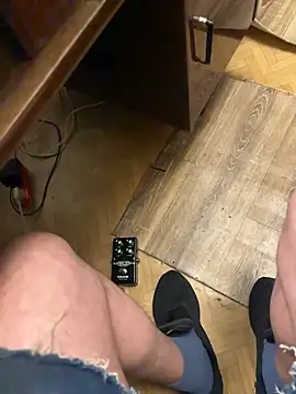 Ariel Ari online show from 12-16-25, 03:55