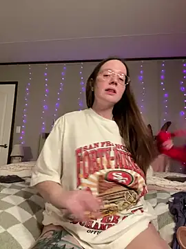 Snapshot of Sweetdee222x chatting on 12-13-24, 07:47 Sweetdee222x online show from 12-13-24, 07:47