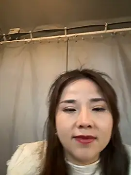 Efangfang online show from 12-15-24, 10:39