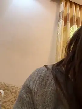 Efangfang online show from 01-24-25, 08:44