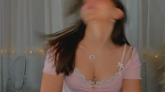 Snapshot of EmiliaDreams chatting on 01-24-25, 03:34 EmiliaDreams online show from 01-24-25, 03:34