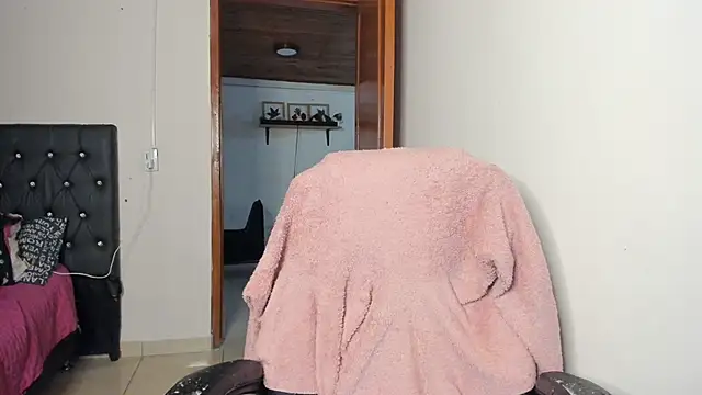 Imluna93 online show from 02-05-25, 12:17