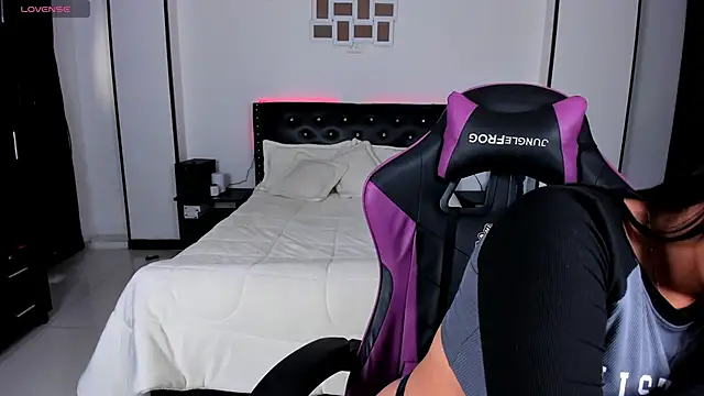 Meghan As online show from 11-25-25, 01:55