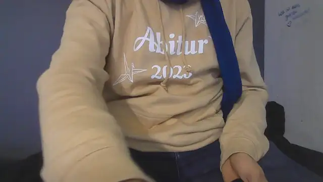 Snapshot of HornyBoy__2004 chatting on 12-17-25, 07:47 HornyBoy 2004 online show from 12-17-25, 07:47