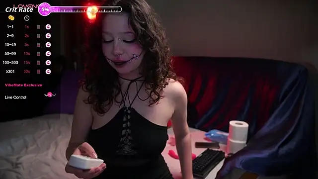 Snapshot of Megan___Cox chatting on 10-31-25, 08:21 Megan   Cox online show from 10-31-25, 08:21