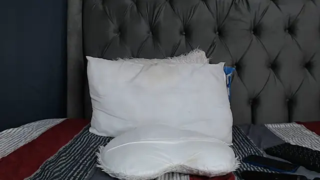 LOYAL SASHA online show from 12-14-25, 12:10