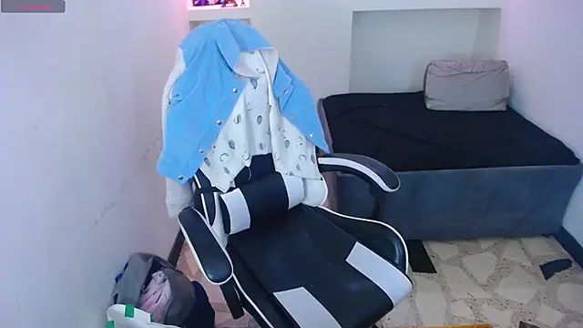 Bonnye star online show from 12-15-25, 05:44