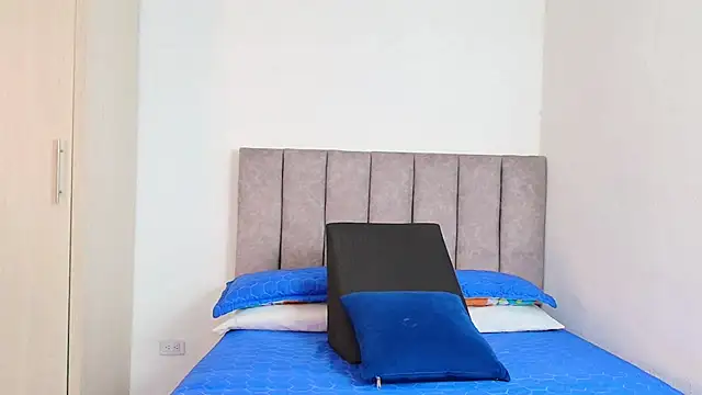 karina lewis  online show from 12-27-24, 03:20