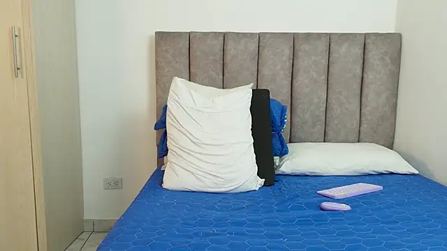 karina lewis  online show from 03-03-25, 06:59