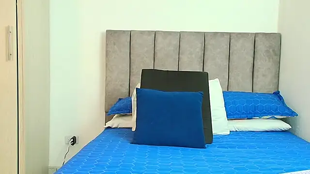 karina lewis  online show from 09-29-25, 04:06