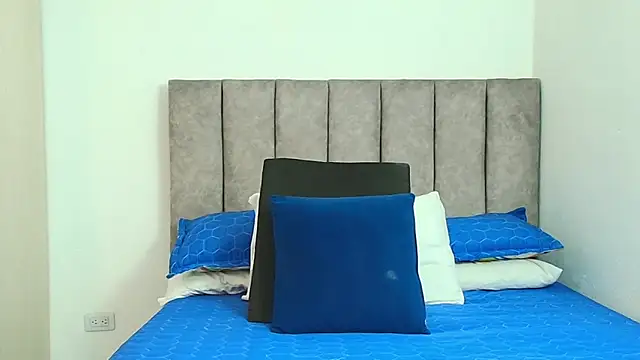 karina lewis  online show from 10-08-25, 03:48