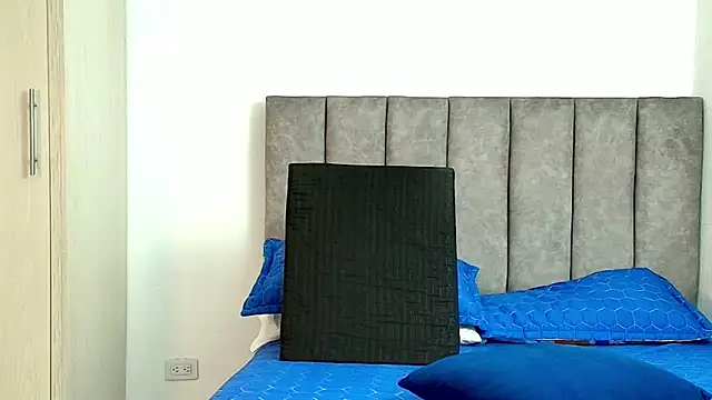 karina lewis  online show from 10-17-25, 03:53