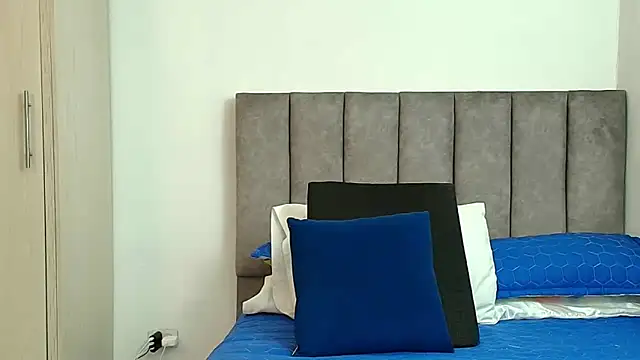 karina lewis  online show from 11-25-25, 04:12