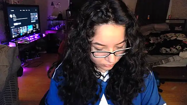 Elliewgfs online show from 12-16-24, 07:37