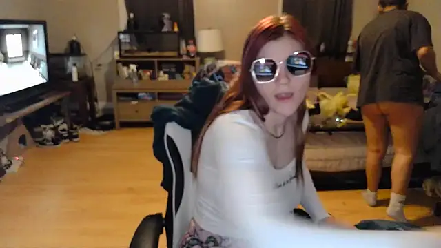 Elliewgfs online show from 02-08-25, 04:14