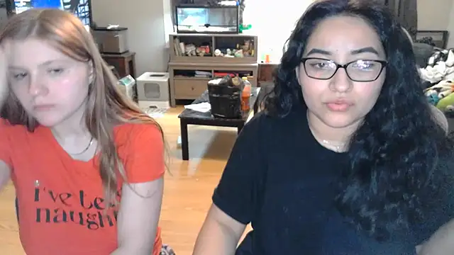 Elliewgfs online show from 03-04-25, 03:44