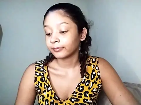 Snapshot of heleny901 chatting on 02-24-25, 11:10 heleny901 online show from 02-24-25, 11:10