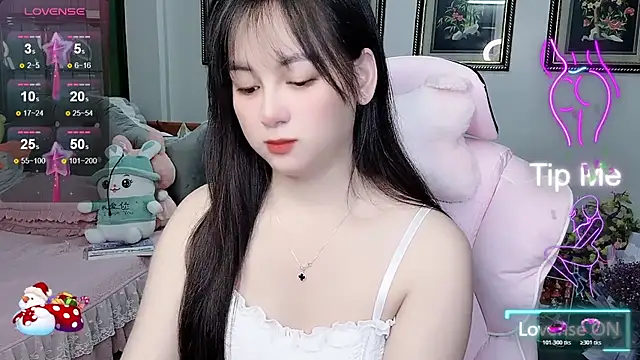 Snapshot of _Nana_20 chatting on 10-25-25, 04:13 Nana 20 online show from 10-25-25, 04:13