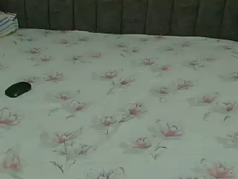 Snapshot of miss-seductive chatting on 02-08-25, 06:22 miss-seductive online show from 02-08-25, 06:22