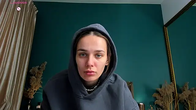 AprilWong online show from 02-12-25, 06:08