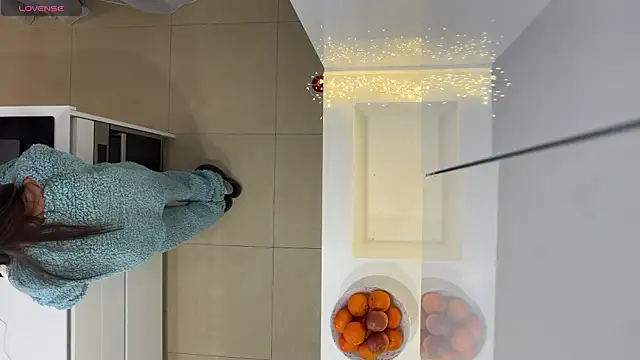 Mika Miller online show from 12-20-24, 09:39