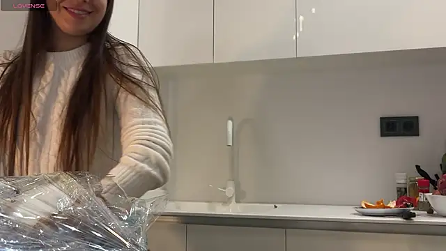 Mika Miller online show from 12-21-24, 03:47