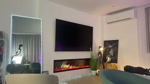 Mika Miller online show from 11-11-25, 12:21