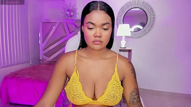 Snapshot of madisson_davon chatting on 12-06-24, 03:00 madisson davon online show from 12-06-24, 03:00