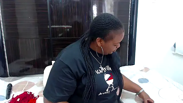 Snapshot of xlover35 chatting on 12-19-24, 06:45 xlover35 online show from 12-19-24, 06:45