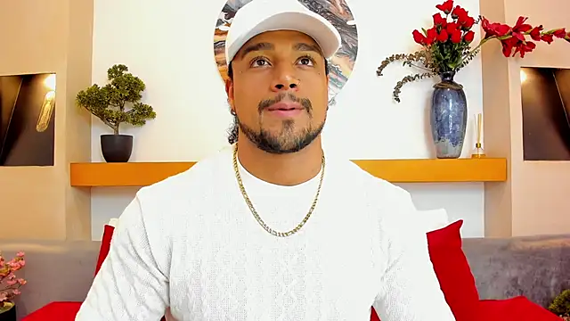 Snapshot of MikeEstevess chatting on 12-06-24, 05:31 MikeEstevess online show from 12-06-24, 05:31