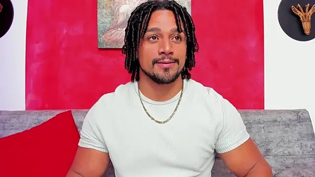 Snapshot of MikeEstevess chatting on 12-11-24, 11:08 MikeEstevess online show from 12-11-24, 11:08