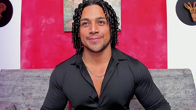 Snapshot of MikeEstevess chatting on 12-23-24, 03:29 MikeEstevess online show from 12-23-24, 03:29