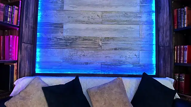 Snapshot of MikeEstevess chatting on 01-25-25, 11:43 MikeEstevess online show from 01-25-25, 11:43