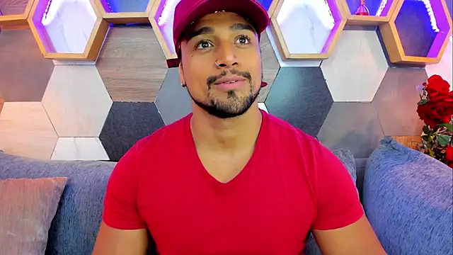 Snapshot of MikeEstevess chatting on 02-06-25, 11:54 MikeEstevess online show from 02-06-25, 11:54