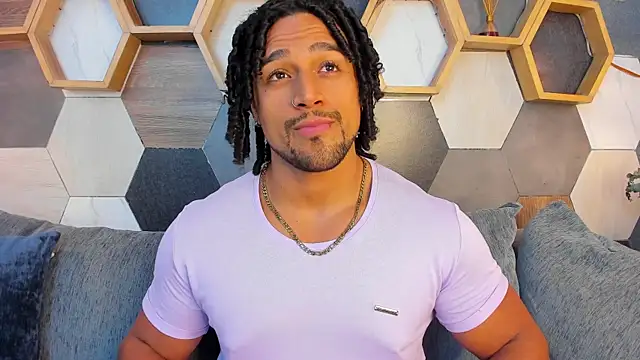 Snapshot of MikeEstevess chatting on 02-14-25, 03:11 MikeEstevess online show from 02-14-25, 03:11